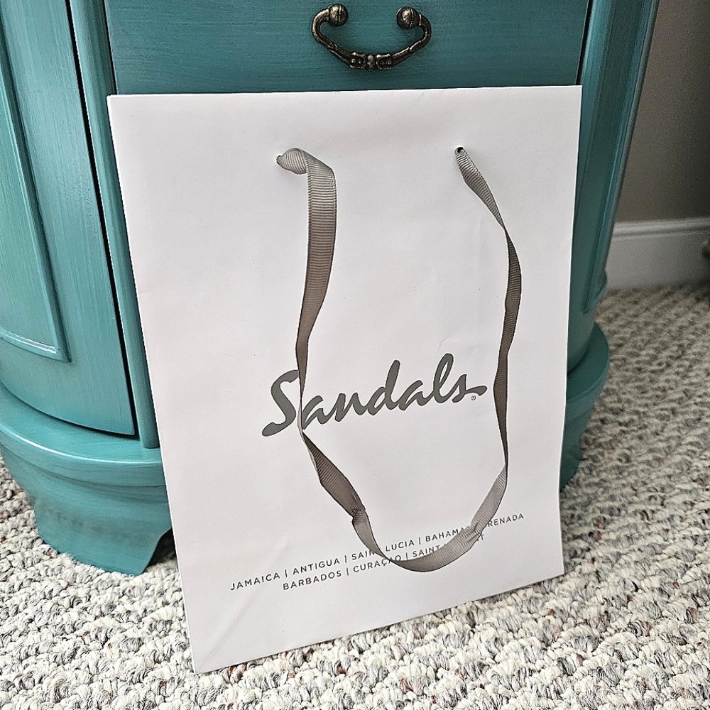 Sandals / Beaches Resort White Paper Shopping Gift Bag - 8" x 4" x 10" - Picture 5 of 15